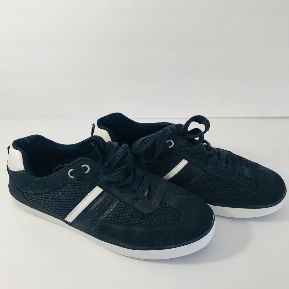Nautica Gilford Navy Sneaker Size 4